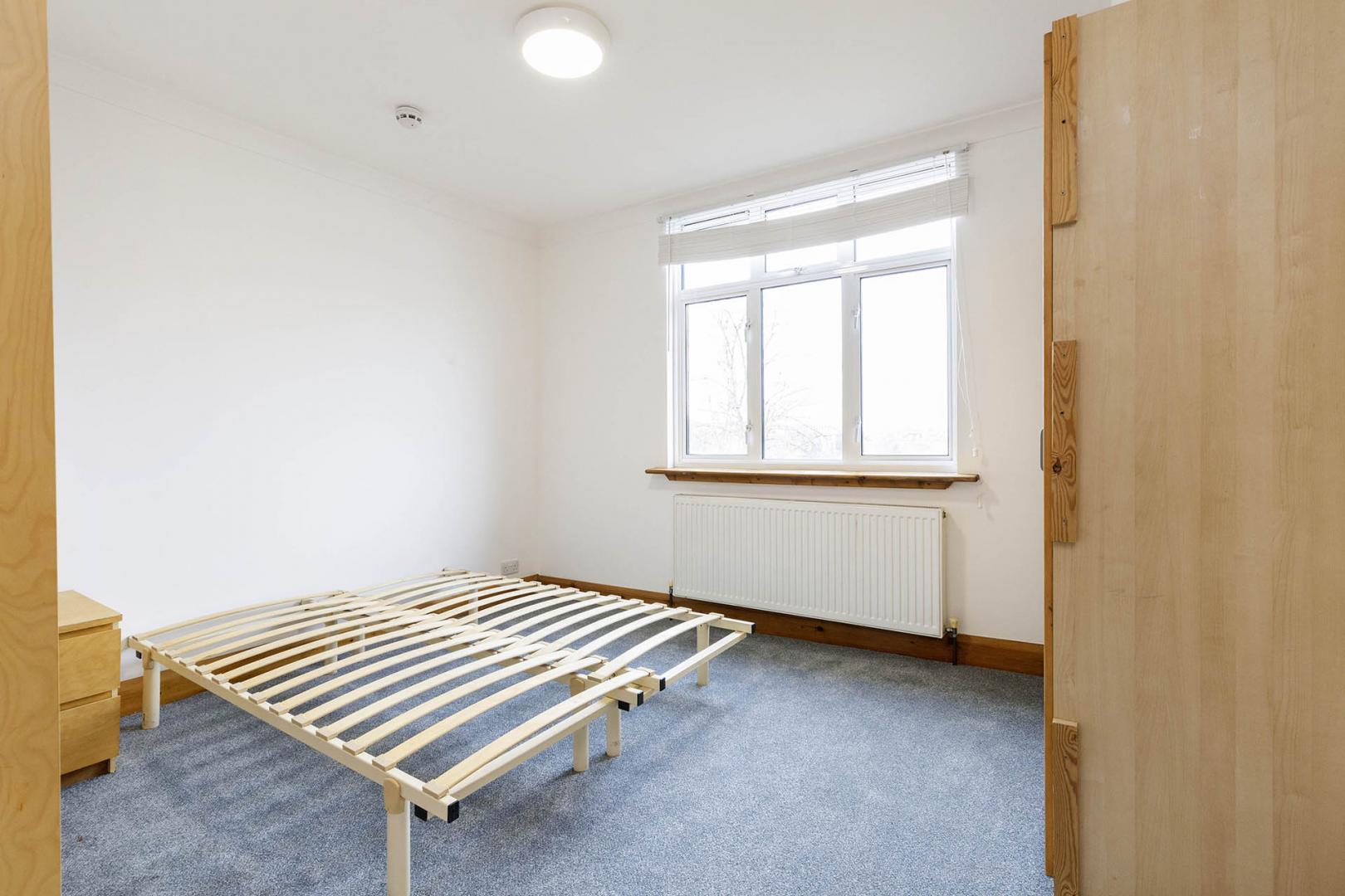 			3 Bedroom, 2 bath, 1 reception Flat			 Mill Lane, West Hampstead